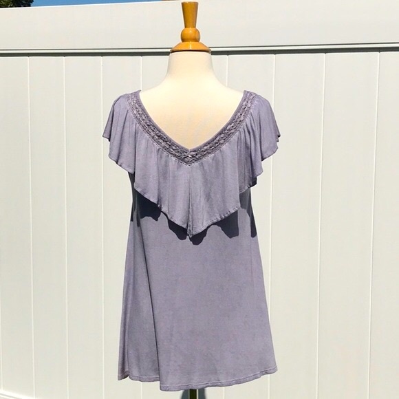 Max Jeans Blue Ruffled Double V Neckline Swing Top Size Medium - Picture 9 of 15